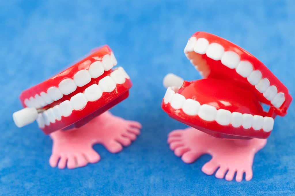 Teeth windup toy to represent buzzwords